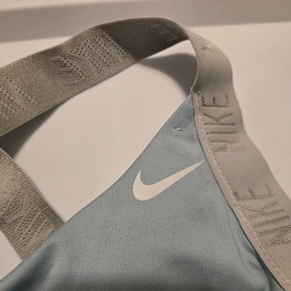 Nike Women’s Sports Bra Size L Light Blue Athletic Workout Activewear Top - Picture 4 of 6